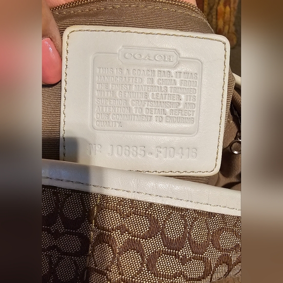 Coach White Leather Tan Logo Adjustable Crossbody Shoulder Bag NWOT - Picture 2 of 15